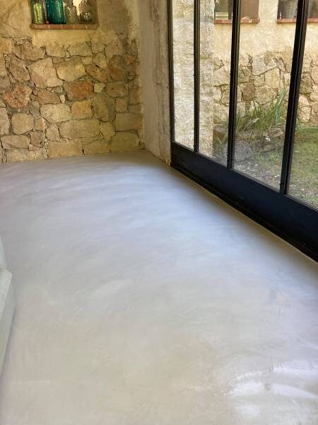 Comment&#x20;entretenir&#x20;son&#x20;sol&#x20;en&#x20;Beton&#x20;Cir&#x00E9;