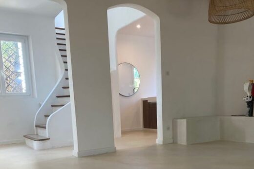 Renovation d&#8217;un beton cire avec 3 mm d&#8217;epaisseur dans une villa a Hyeres dans le var