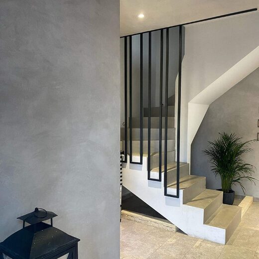 Béton ciré sur escalier à Fréjus et ses alentours